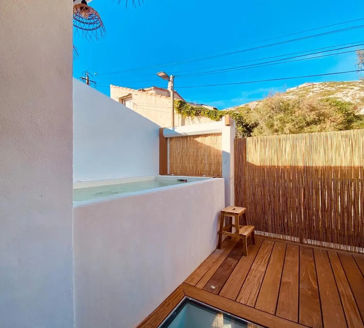 Maison Bord De Mer Avec Jacuzzi Marseille Holiday home